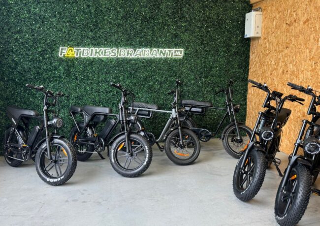 Showroom in fatbike winkel met verschillende fatbike modellen