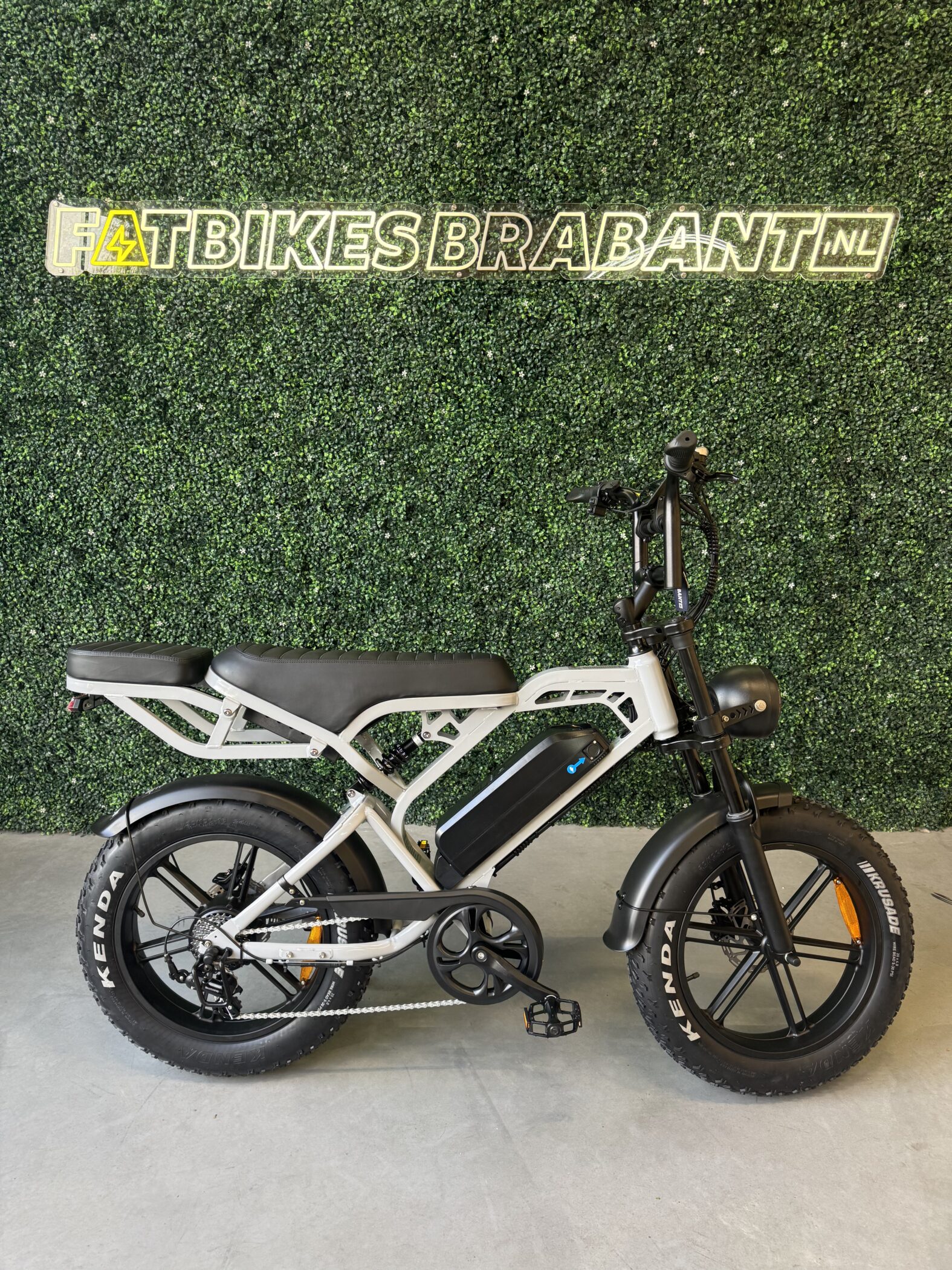 QMWHEEL V20 Pro Fatbike met achtervering en achterzitje – review door Fatbikes Brabant