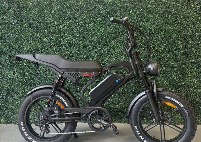 Fatbike S20 Pro review – QMWHEEL S20 Pro met dubbele vering, groot zadel en 18Ah accu van Fatbikes Brabant.