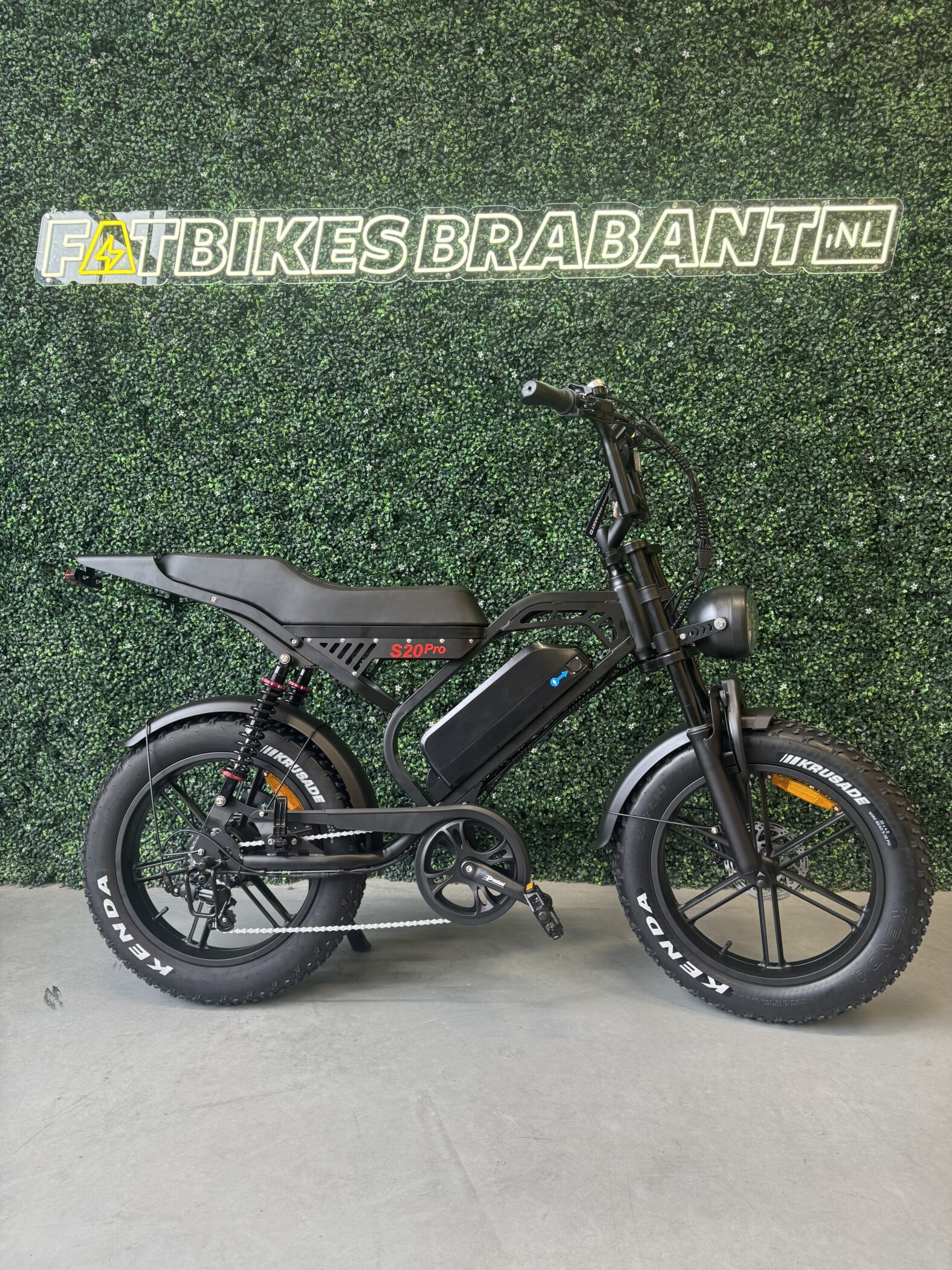 Fatbike S20 Pro review – QMWHEEL S20 Pro met dubbele vering, groot zadel en 18Ah accu van Fatbikes Brabant.