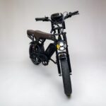 Knipperlicht koplamp op OUXI V8 Ultra bruin zadel fatbike