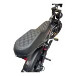 Extra groot zadel voor twee personen op de S20 PRO