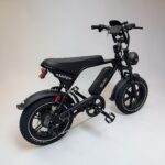 Schuin achter aanzicht van OUXI V8 Ultra Mini fatbike