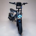 vooraanzicht van OUXI V8 Ultra Mini Nardo Grijs