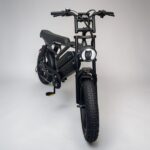 Koplamp met knipperlichtfunctie op de QMWHEEL V20 Limited Pro