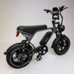 schuin achter aanzicht OUXI V8 ultra mini grijs